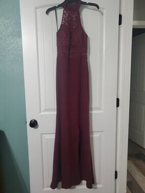 B Darlin Burgundy Long Formal Dress Sequin Embellished Bodice Halter Necklin 7/8